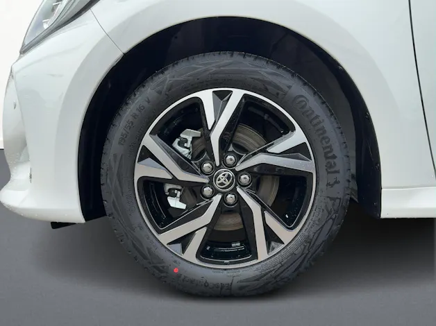 Toyota Yaris 1.5 VVT-i HSD Trend
