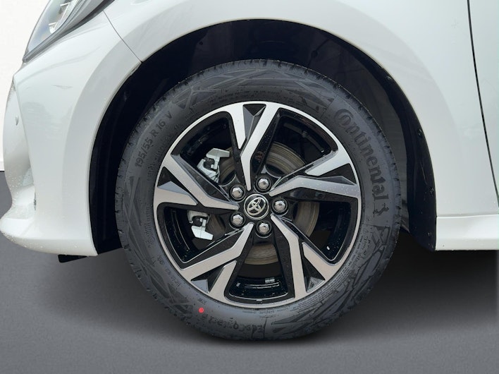 Vehicle image TOYOTA YARIS