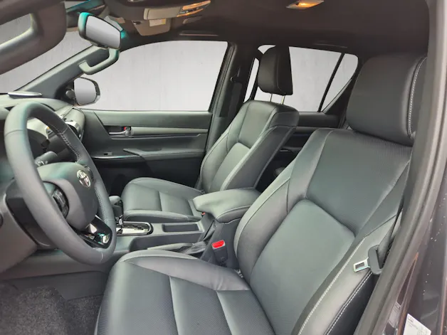 Toyota Hilux Double Cab.-Pick-up 2.8 D-4D MHEV 204 Invincible