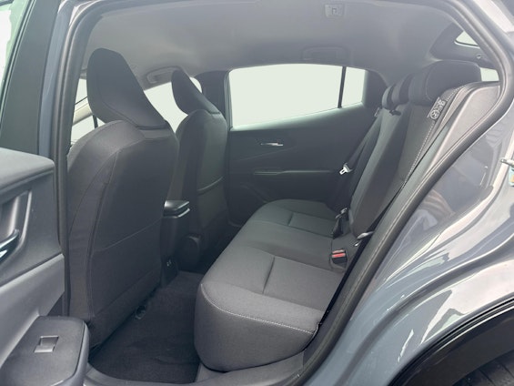 Vehicle image 10 Vehicle image 10