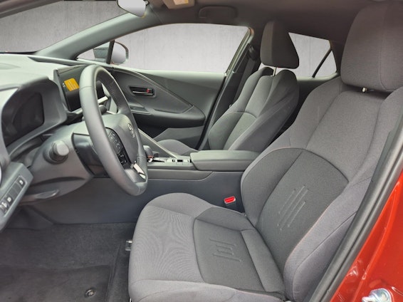 Vehicle image 9