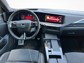 https://vehicle.imgix.net/4020852/3143b67f-21ec-4f01-a4e4-4b89e2ac36d6.jpg