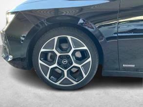 https://vehicle.imgix.net/4020852/c43a8ccd-6c84-4899-b7ef-882f3801d103.jpg