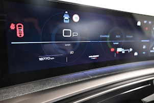 Vehicle image PEUGEOT 3008 1.2 Hybrid Allure