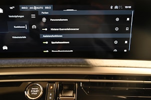 Vehicle image PEUGEOT 3008 1.2 Hybrid Allure