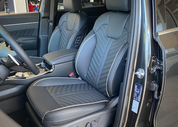 Vehicle image 15 Vehicle image 15