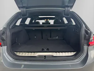 BMW 330e xDrive Touring M Sportpaket Pro
