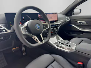 BMW 330e xDrive Touring M Sportpaket Pro