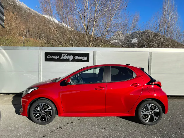 Toyota Yaris 1.5 VVT-i HSD Trend