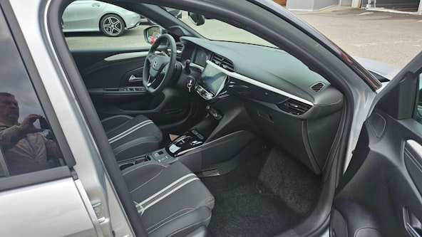 Vehicle image 13 Vehicle image 13