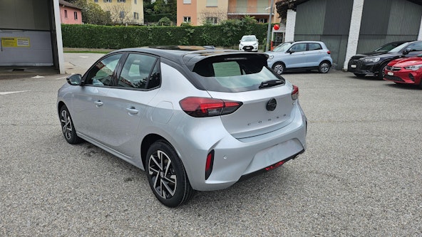 Vehicle image 4 Vehicle image 4