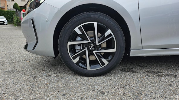 Vehicle image 8 Vehicle image 8