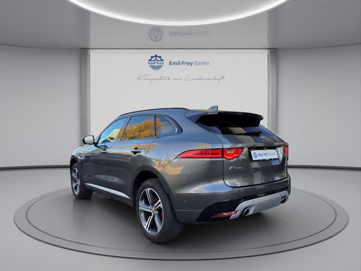 Vehicle image JAGUAR F-PACE