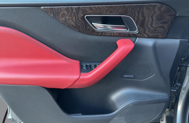 Vehicle image 9 Vehicle image 9