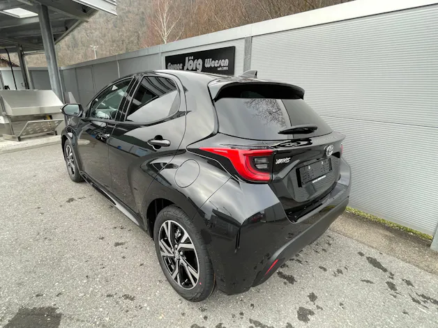 Toyota Yaris 1.5 VVT-i HSD Trend