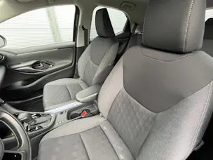 Toyota Yaris 1.5 VVT-i HSD Trend