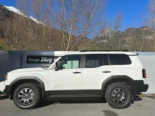 Toyota Land Cruiser 2.8 D 48V Style