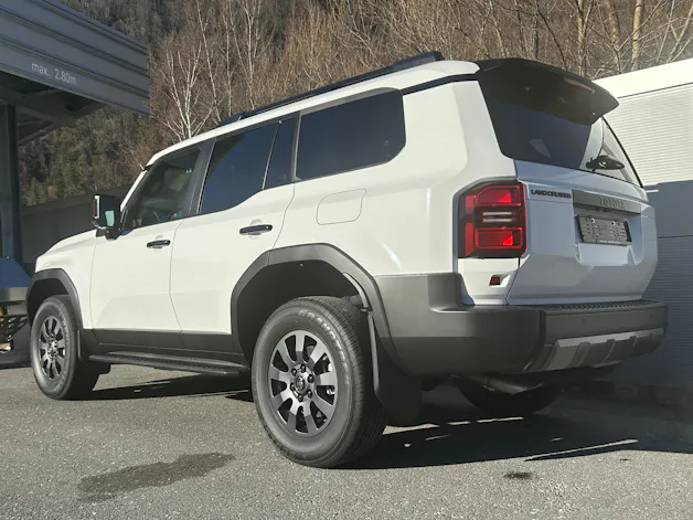 Toyota Land Cruiser 2.8 D 48V Style