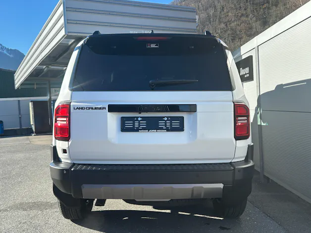 Toyota Land Cruiser 2.8 D 48V Style