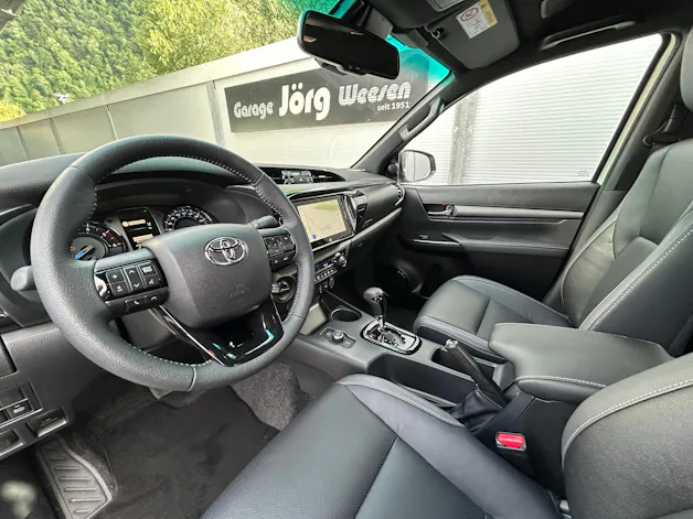 Toyota Hilux Double Cab.-Pick-up 2.8 D-4D MHEV 204 Invincible