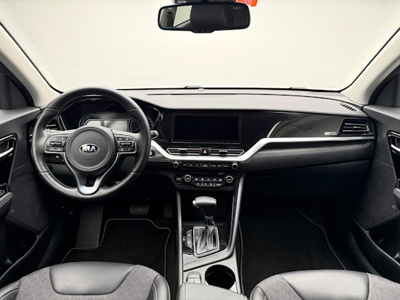 Vehicle image 8 Vehicle image 8