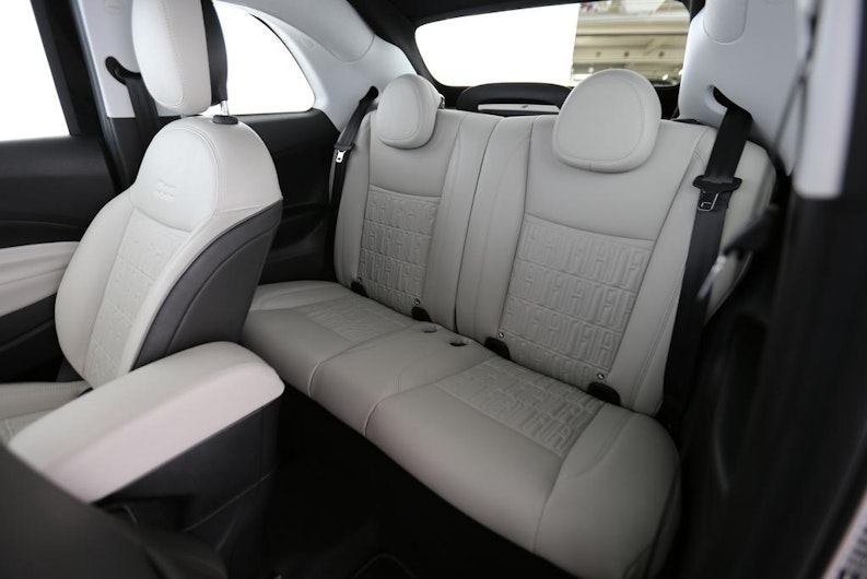 Vehicle image FIAT 500