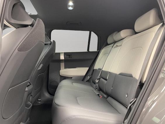 Vehicle image 8 Vehicle image 8