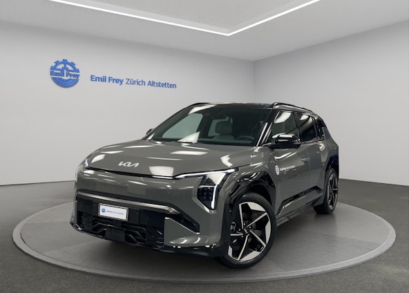 First vehicle image First vehicle image