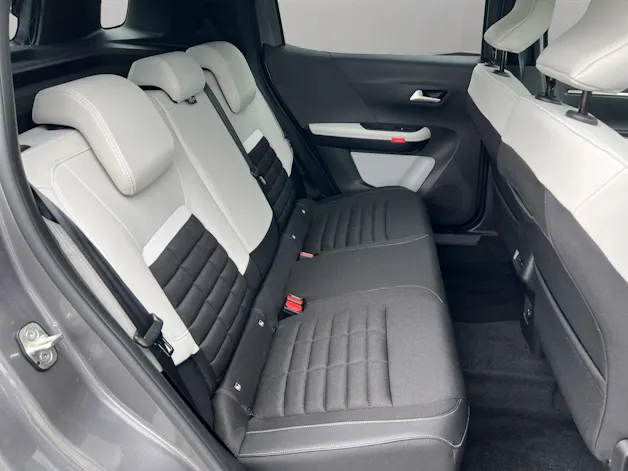 Citroën C3 Aircross 1.2 Hybrid Max Automat / 5-Jahre Garantie / Zinssatz-Aktion Leasing 2.99%