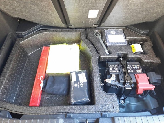 Vehicle image 8