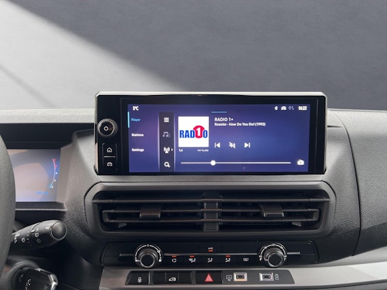 Vehicle image 6 Vehicle image 6