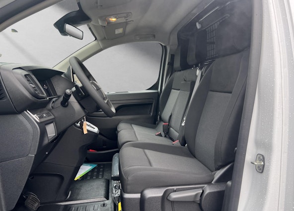 Vehicle image 8 Vehicle image 8