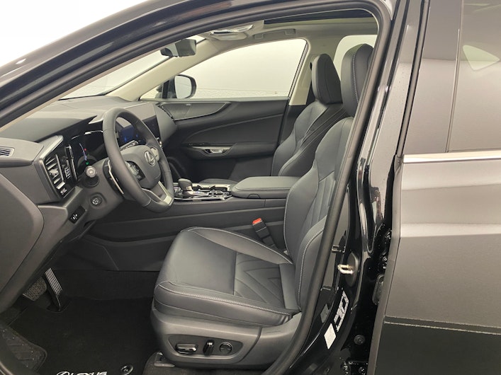 Vehicle image LEXUS NX