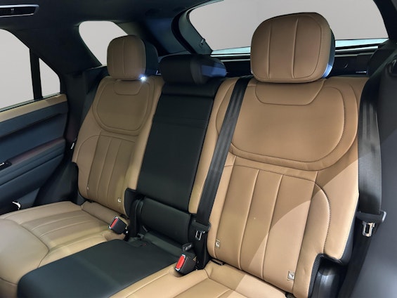 Vehicle image 10 Vehicle image 10