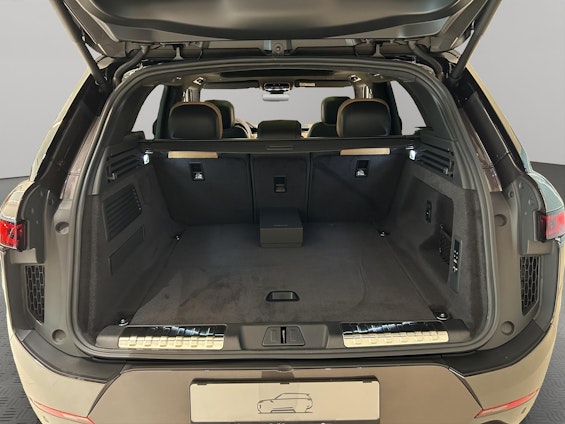 Vehicle image 4 Vehicle image 4