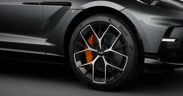 Aston Martin DBX 707 4.0 V8 Bi-Turbo