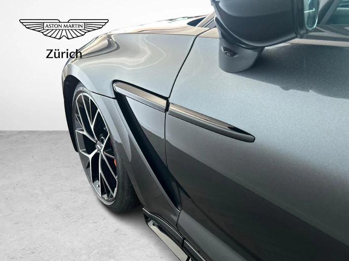 Fahrzeugbild ASTON MARTIN DBX