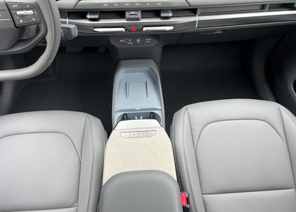 Vehicle image 16 Vehicle image 16