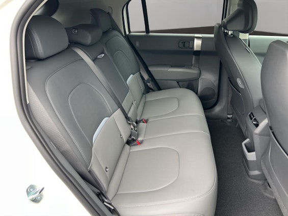 Vehicle image 14 Vehicle image 14