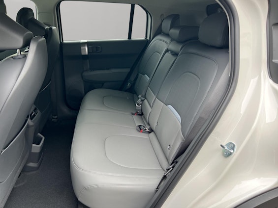 Vehicle image 15 Vehicle image 15