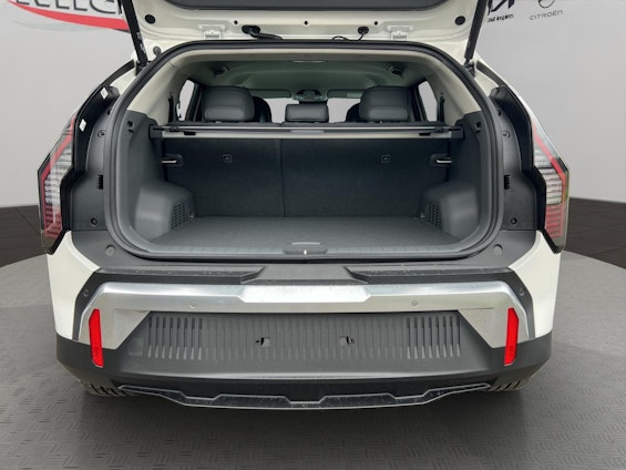 Vehicle image 17 Vehicle image 17