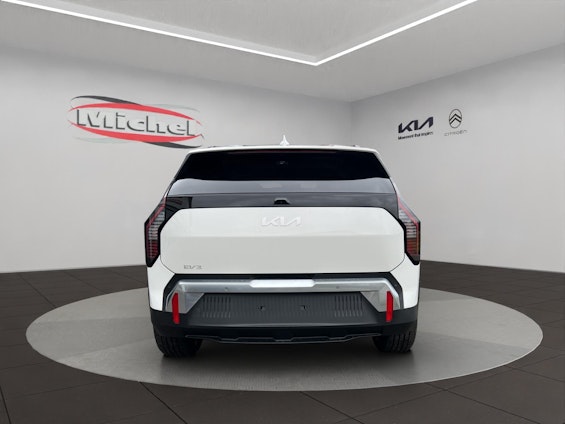 Vehicle image 4 Vehicle image 4