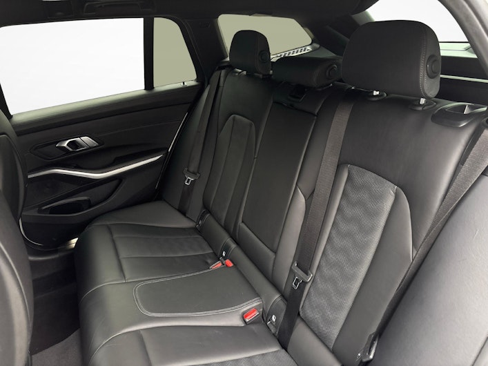 Vehicle image BMW 3 SERIES