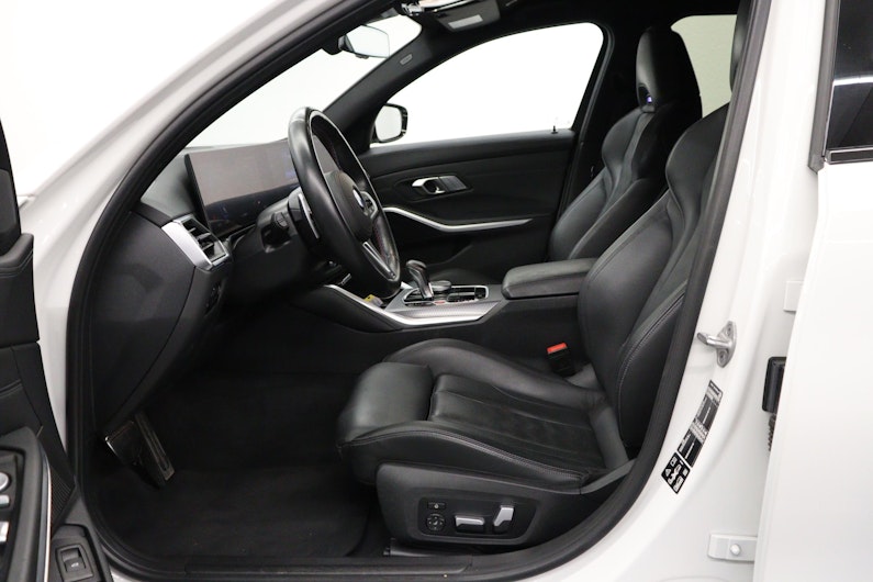 Vehicle image BMW 3 SERIES