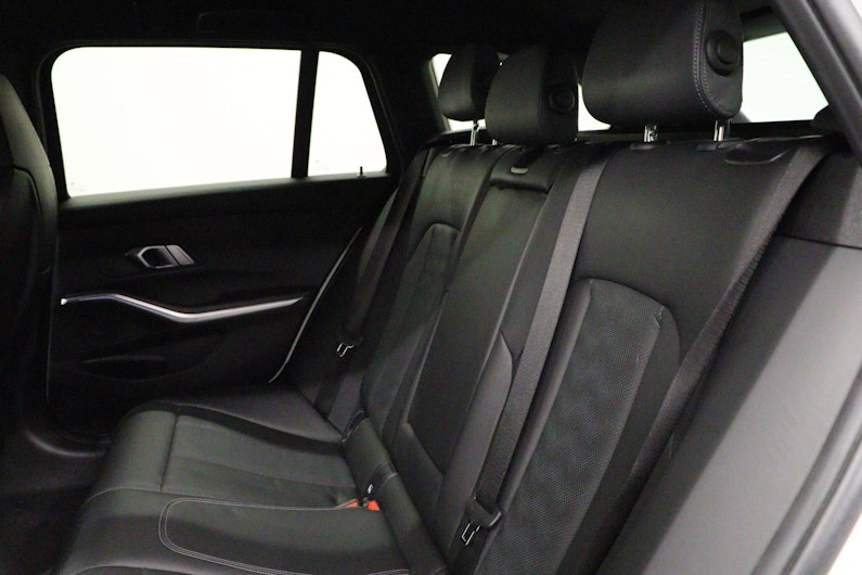 Vehicle image BMW 3 SERIES