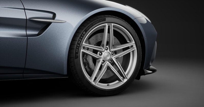 Vehicle image ASTON MARTIN V12 Vantage