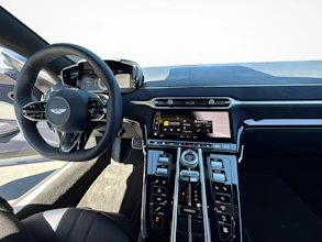 https://vehicle.imgix.net/4021596/8d3a9d21-30ef-4d7b-8f0c-38a02ed95dee.jpg