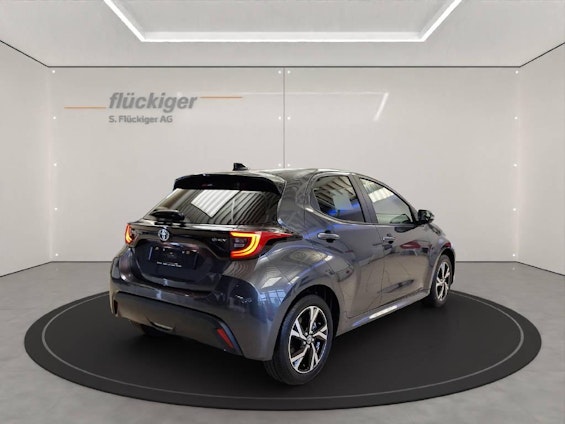 Vehicle image 4 Vehicle image 4