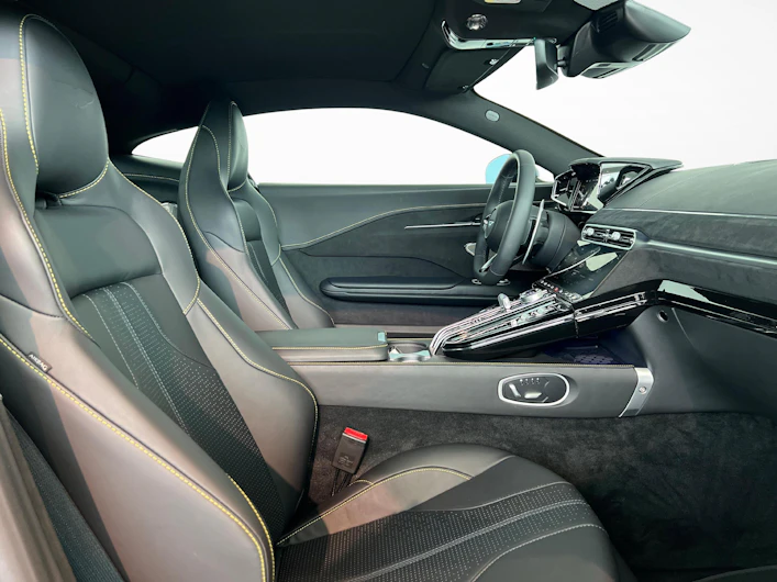 image du véhicule ASTON MARTIN V12 Vantage