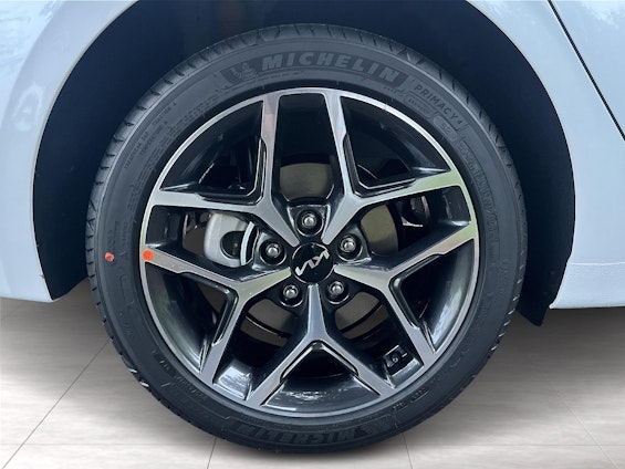 Vehicle image 8 Vehicle image 8